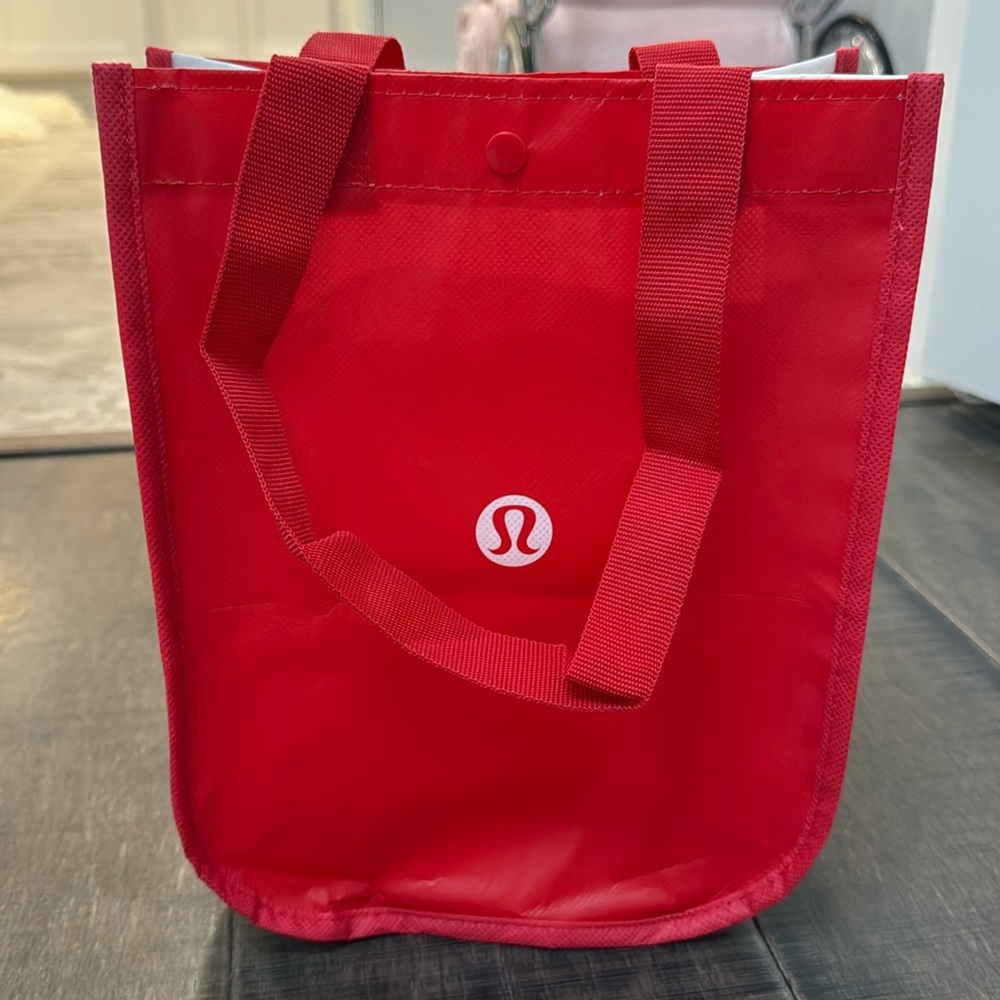 LULULEMON ATHLETCA SMALL SHOPPING BAG NWT Purchased